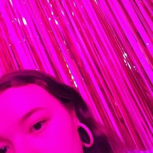 Meet your Posher, Alexis